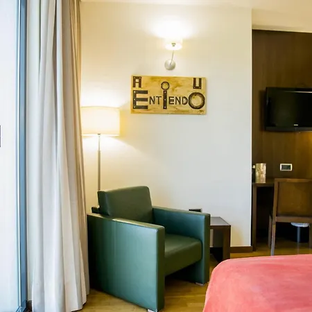 فندق Hospedium Valles De Gredos Golf 4*