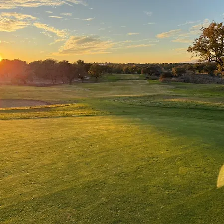 Hospedium Valles De Gredos Golf Отель