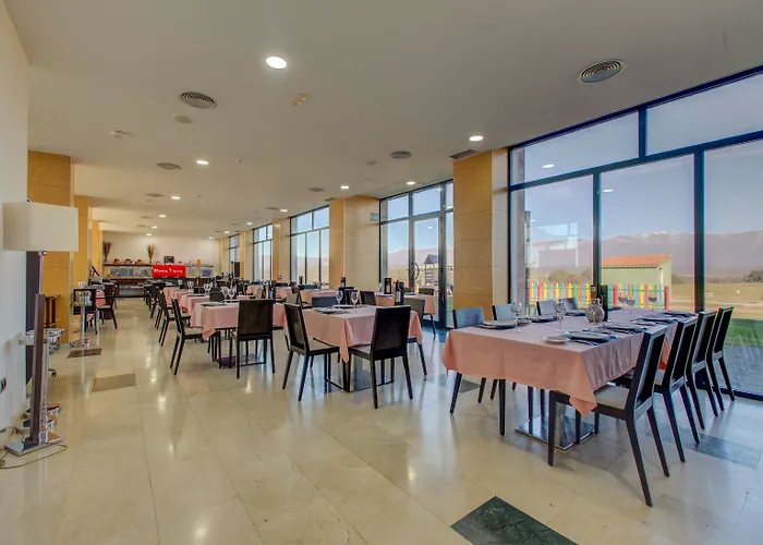 Hospedium Valles De Gredos Golf Отель