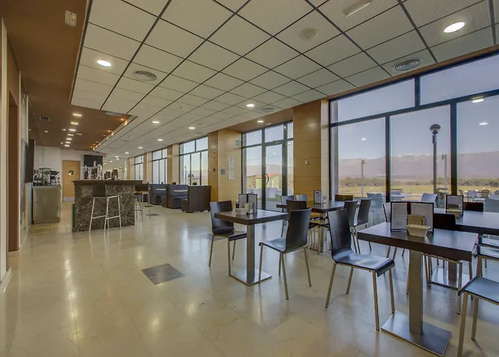 Отель Hospedium Valles De Gredos Golf